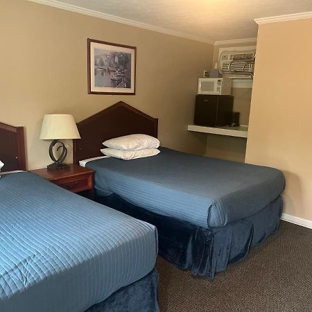 Steelhead Inn エリー エクステリア 写真