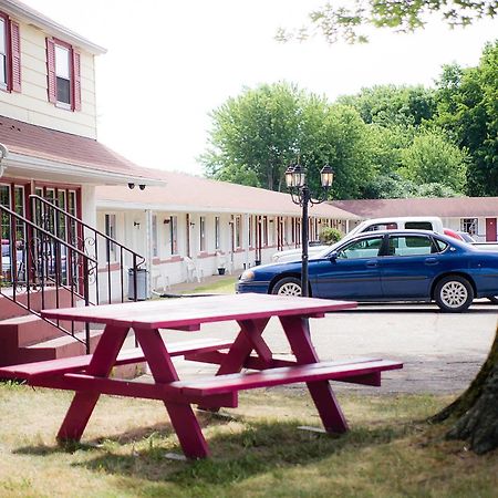 Steelhead Inn エリー エクステリア 写真