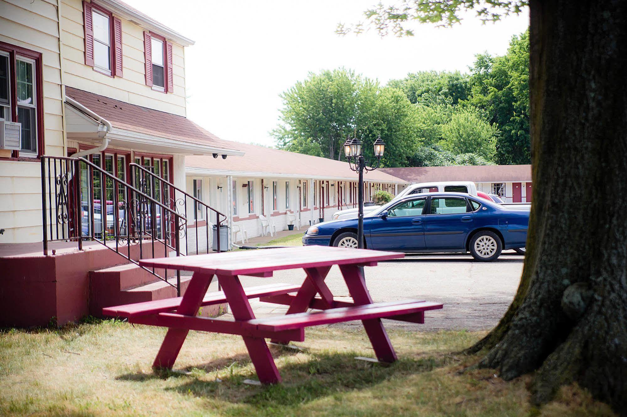 Steelhead Inn エリー エクステリア 写真